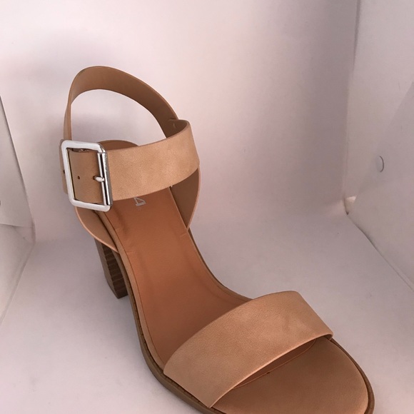 Heeled Sandals/Tan/size 10M - Picture 3 of 4